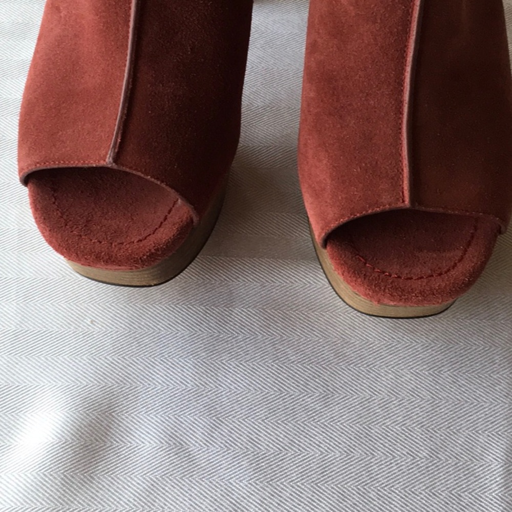 NEW Michael Kors Kimber Suede platforms - Picture 6 of 8